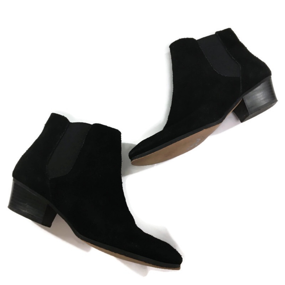 VINCE CAMUTO black suede leather ankle booties